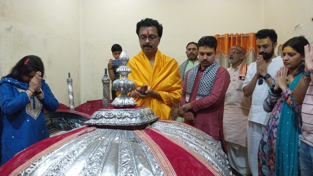 वाराणसी: पालकी पूजन के साथ माता गौरा और महादेव के गौने का लोकाचार शुरू