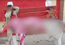 बच्चियों की गोद में गर्भवती मां का शव, रो-रोकर सूख गईं आंखें, झकझोर देगा ये VIDEO बच्चियों-की-गोद-में-गर्भवती-मां-का-शव,-रो-रोकर-सूख-गईं-आंखें,-झकझोर-देगा-ये-video