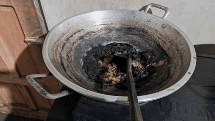 जली-हुई-कड़ाही-को-मिनटों-में-चमकाएं,-अपनाएं-ये-आसान-किचन-टिप्स