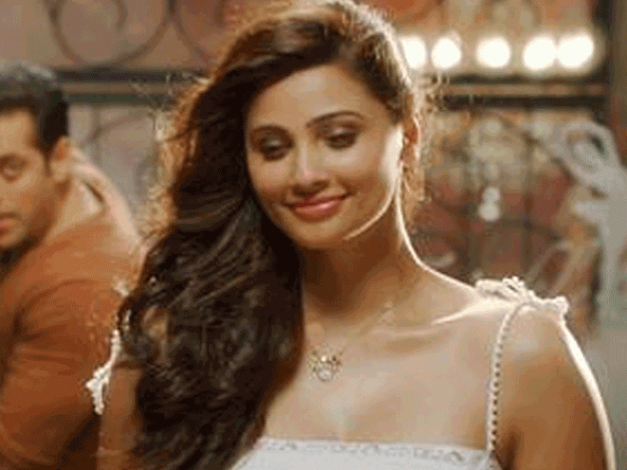 सलमान-की-को-स्टार-रहीं-डेजी-शाह-ने-एग्स-फ्रीज-कराए:-एक्ट्रेस-ने-कहा-परिवार-बनाने-के-लिए-शादी-जरूरी-नहीं-है