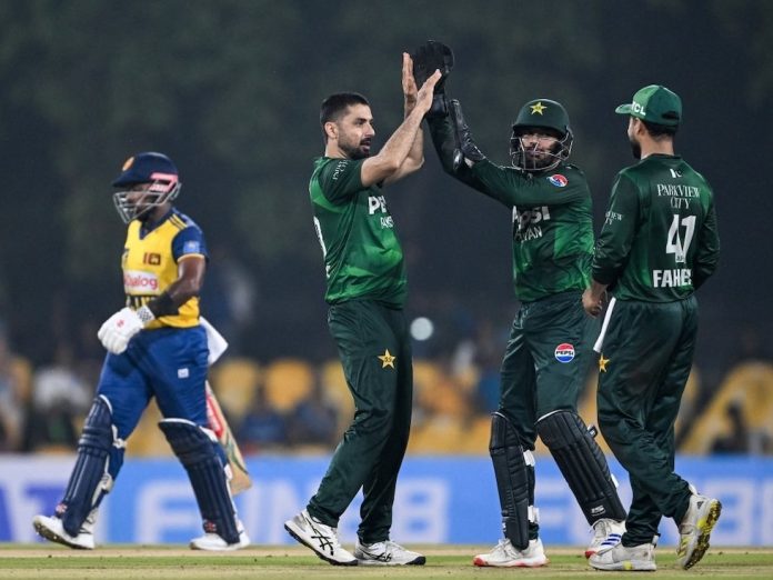 इंग्लैंड-की-जीत-से-पाकिस्तान-की-उम्मीदें-कायम:-श्रीलंका-को-बड़े-अंतर-से-हराना-होगा;-भारत-वेस्टइंडीज-मैच-नॉकऑउट-जैसा इंग्लैंड-की-जीत-से-पाकिस्तान-की-उम्मीदें-कायम:-श्रीलंका-को-बड़े-अंतर-से-हराना-होगा;-भारत-वेस्टइंडीज-मैच-नॉकऑउट-जैसा