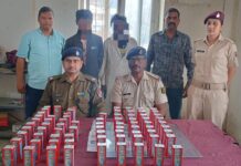 मऊ–छपरा पैसेंजर में दो शराब तस्कर गिरफ्तार, 16 लीटर देसी शराब बरामद