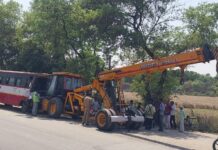 सीतापुर में ट्रक में घुसी रोडवेज बस, 10 यात्री घायल