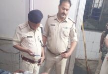 सड़क हादसे में बाइक सवार तीन युवकों की मौत