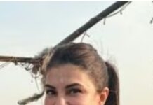 अभिनेत्री जैकलिन ने अपनी मां की अस्थियाें काे गंगा में किया विसर्जित