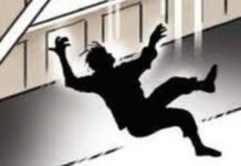 17 वर्षीय किशोर तीसरी मंजिल से संदिग्ध परिस्थितियों में गिरा, मौत