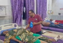 श्रद्धालु से भरी बस पेड़ से टकराई, 35 गंभीर घायल