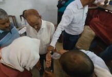 चकबंदी पेशकार 25 हजार रुपये की रिश्वत लेते गिरफ्तार