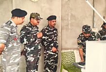 भारत नेपाल सीमा सुरक्षा को लेकर डीआईजी ने किया निरीक्षण, ग्रामीणों से मांगा सहयोग