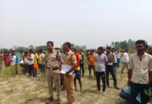 पेड़ पर लटके मिले शादीशुदा युवक और युवती के शव, जांच कर रही पुलिस