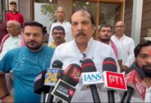 मऊ मे घोसी सांसद ने ऊर्जा मंत्री को गुंडों लम्पटो का संरक्षक कहा स