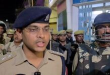 मऊ के संवेदनशील इलाके मे पुलिस का भ्रमण