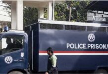 पाकिस्तान के रावलपिंडी में जेल वैन से 14 कैदी भागे